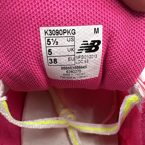 Size 5.5 - New Balance Woman's Minimus Ionix Lite 3090V2 Pink Running Shoes - Picture 9 of 9